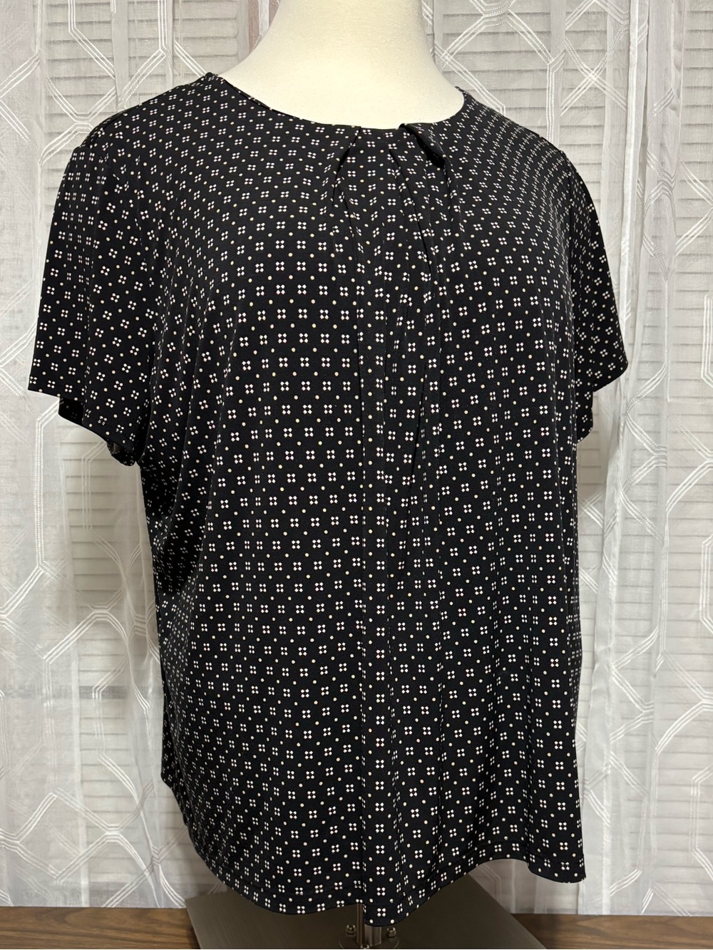 Liz Claiborne 3X Black Patterned Short-SleeveCareer Blouse Flowy 30 p2p 28L